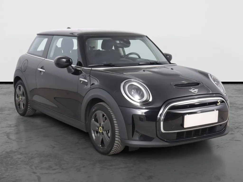 MINI Cooper SE — fotografie 1 z AAA AUTO