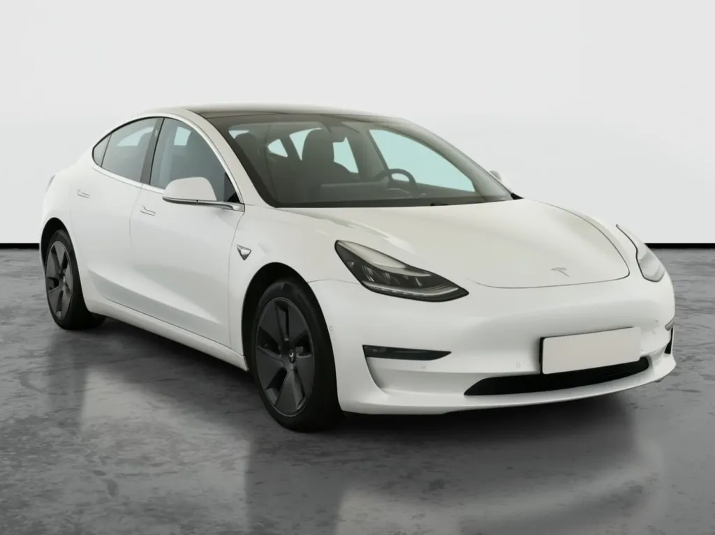 Tesla Model 3 — fotografie 1 z AAA AUTO