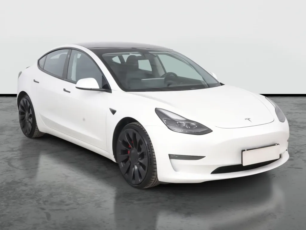 Tesla Model 3 — fotografie 1 z AAA AUTO