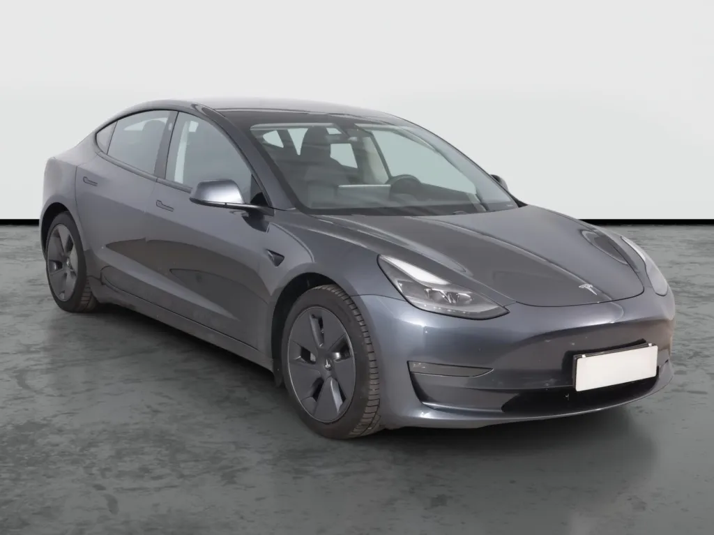 Tesla Model 3 — fotografie 1 z AAA AUTO