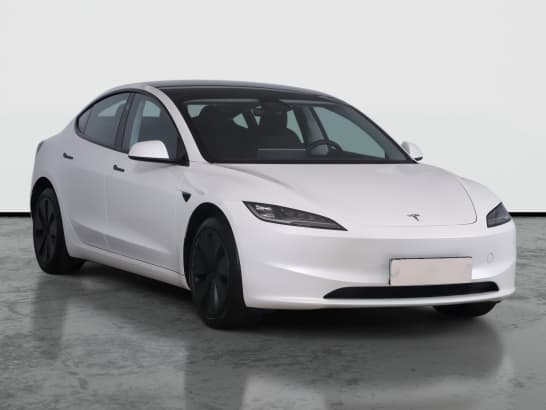 Tesla Model 3 z nabídky AAA AUTO