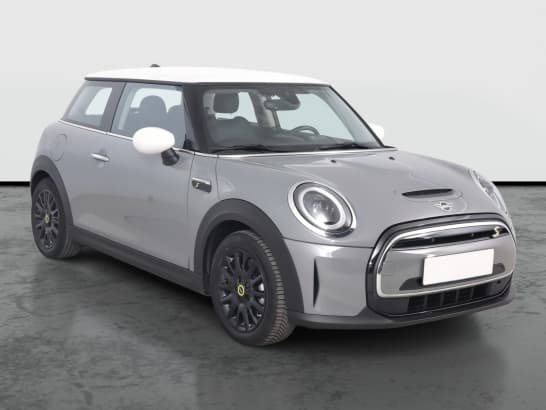 MINI Cooper SE z nabídky AAA AUTO