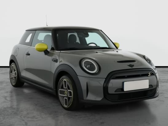 MINI Cooper SE z nabídky AAA AUTO