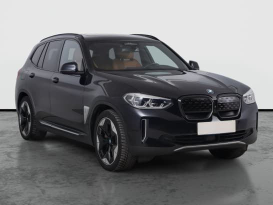 BMW iX3 z nabídky AAA AUTO