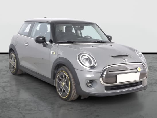 MINI Cooper SE z nabídky AAA AUTO