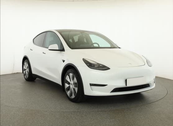 Tesla Model Y z nabídky AAA AUTO