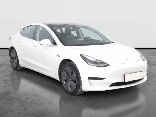 Tesla Model 3 z nabídky AAA AUTO