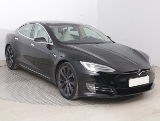 Tesla Model S z nabídky AAA AUTO