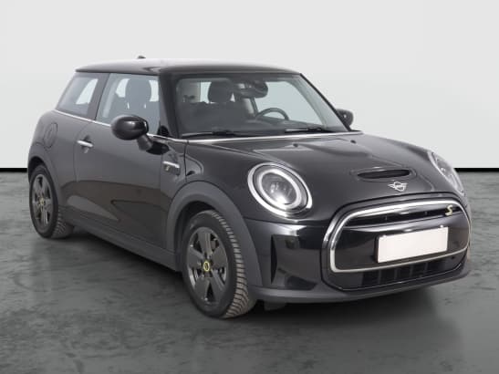 MINI Cooper SE z nabídky AAA AUTO
