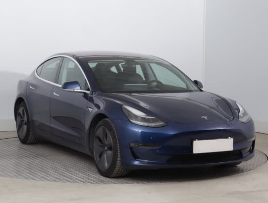 Tesla Model 3 z nabídky AAA AUTO