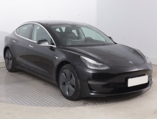 Tesla Model 3 z nabídky AAA AUTO