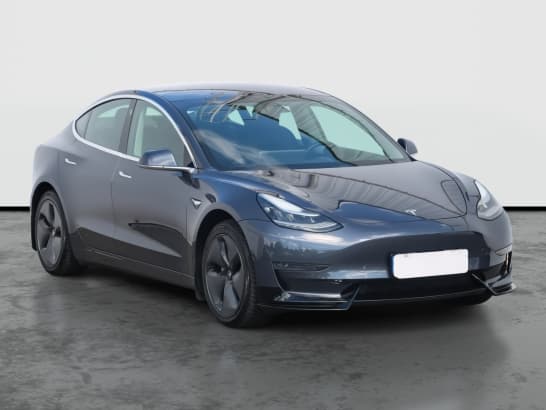 Tesla Model 3 z nabídky AAA AUTO