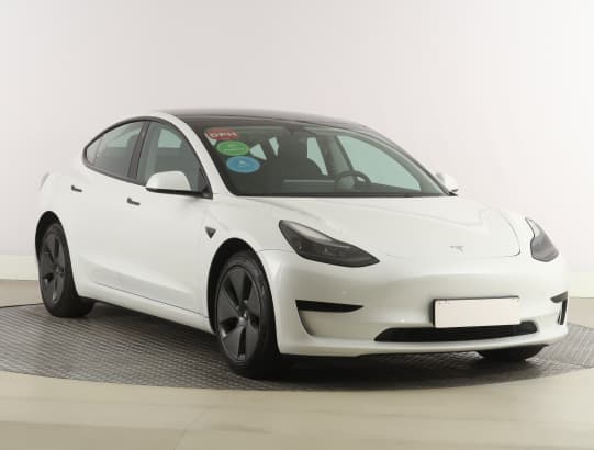 Tesla Model 3 z nabídky AAA AUTO