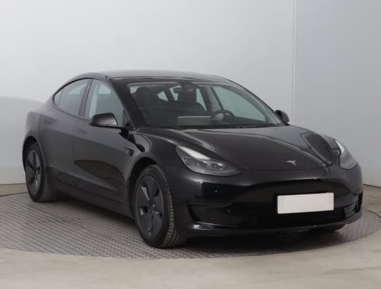 Tesla Model 3 z nabídky AAA AUTO