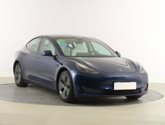Tesla Model 3 z nabídky AAA AUTO