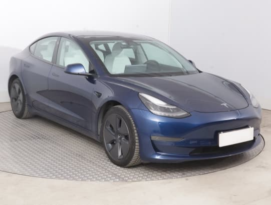 Tesla Model 3 z nabídky AAA AUTO
