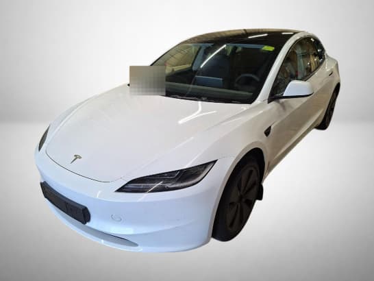 Tesla Model 3 z nabídky AAA AUTO